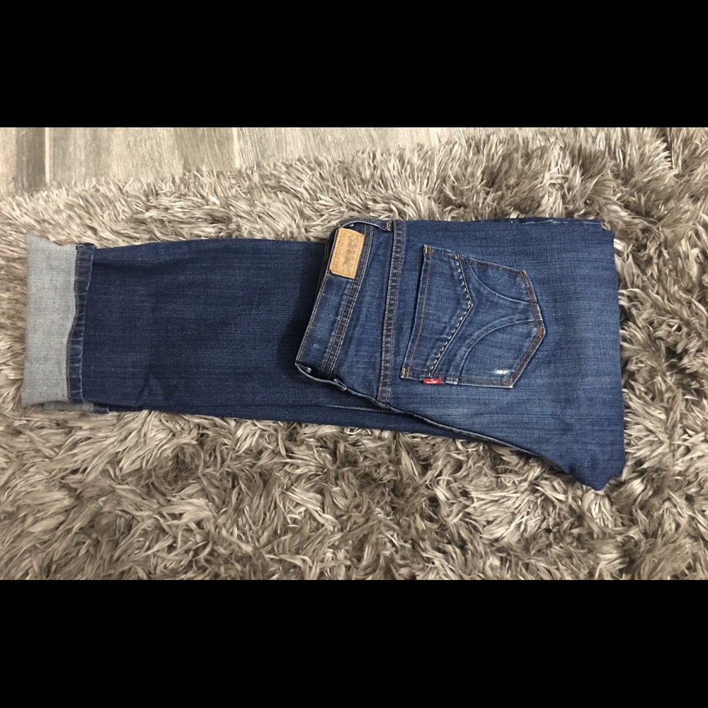 Straight leg 505 Levi’s jeans.